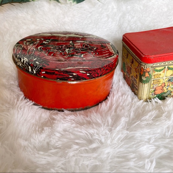 Set Of 2 Vintage Holiday Christmas Collectible Tins - Picture 6 of 11
